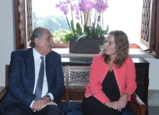 Le Ministre Salim Jreissati avec la chargé d'affaire de la France au Liban, Salina Grenet-Catalano. Crédit Photo: Dalati & Nohra