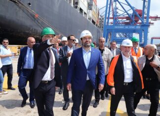 Le Premier Ministre au cours de sa visite du Port de Beyrouth, le 6 septembre 2019. Crédit Photo: Dalati & Nohra