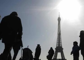 Attaque à l'arme blanche à Paris, les auteurs arrêtés