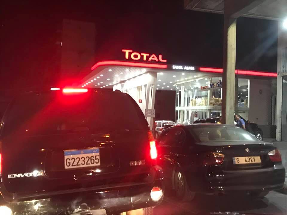 Liban/Crise: les queues devant les stations essence de nouveau à l'ordre du jour