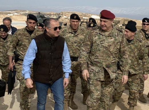 Le Ministre de la Défense Elias Bou Saab avec le Commandant de l'Armée Libanaise, Joseph Aoun. Source Photo: Twitter