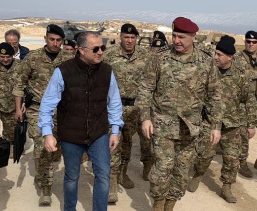 Le Ministre de la Défense Elias Bou Saab avec le Commandant de l'Armée Libanaise, Joseph Aoun. Source Photo: Twitter
