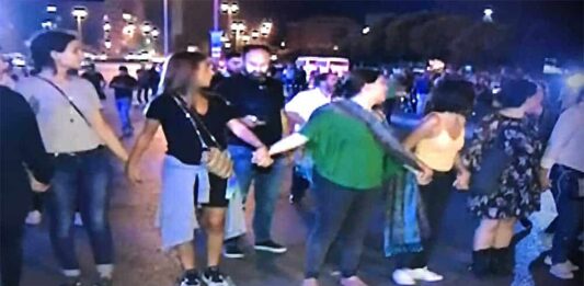 Capture d'écran de la chaine de télévision Al Jadeed montrant les manifestations au centre-ville de Beyrouth