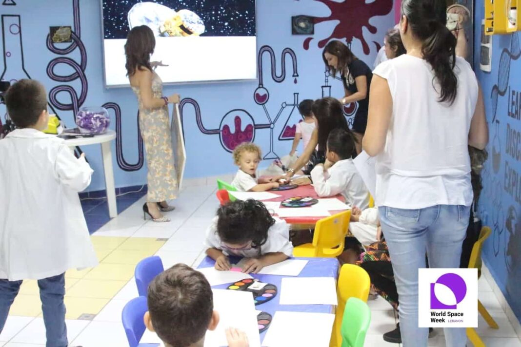 Draw the space within the world space week at the little scientist, Ballouneh