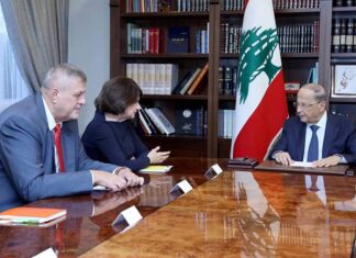 Le Président de la République avec Madame Rosemary Di Carlo pour évoquer avec elle l'offensive turque sur le nord de la Syrie. Crédit Photo: Dalati & Nohra.
