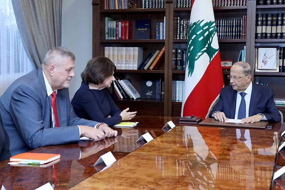Le Président de la République avec Madame Rosemary Di Carlo pour évoquer avec elle l'offensive turque sur le nord de la Syrie. Crédit Photo: Dalati & Nohra.