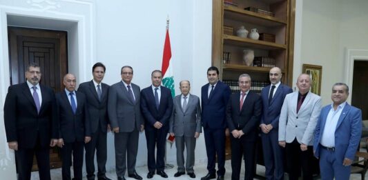 Aoun aux changeurs: préserver l'intérêt national et de ne pas nuire à la réputation financière et économique du Liban
