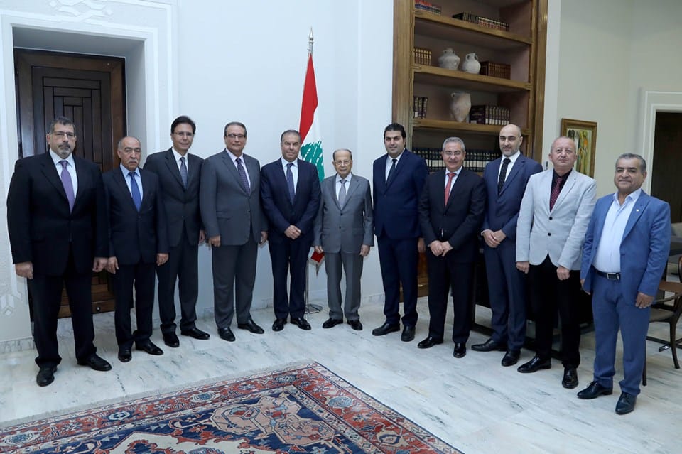 Aoun aux changeurs: préserver l'intérêt national et de ne pas nuire à la réputation financière et économique du Liban