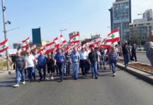 Une seule personnalité politique défile avec les manifestants