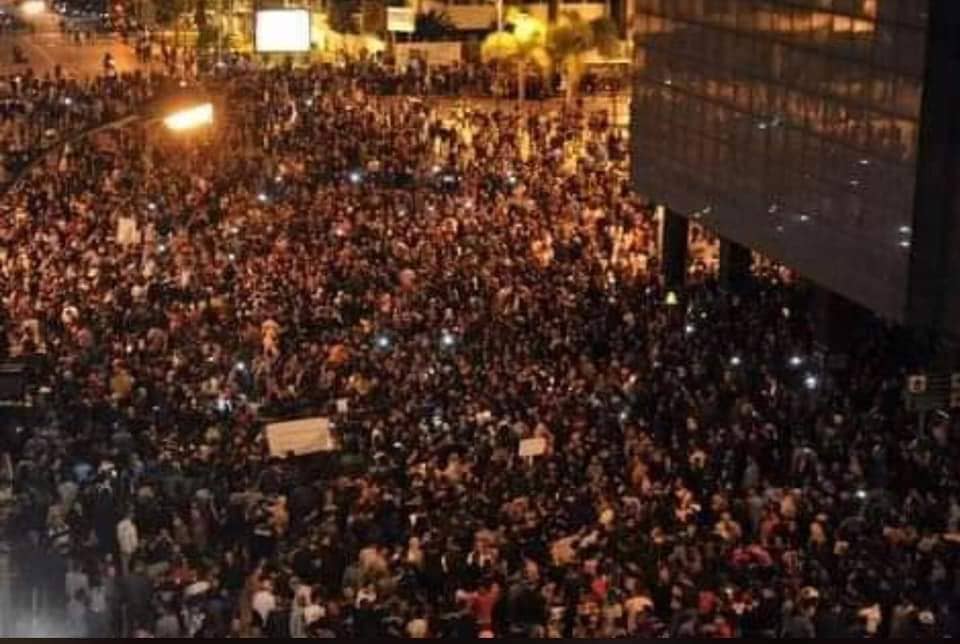 En direct/Liban: Les manifestations dégénèrent alors que le ministre des télécommunications retire sa proposition