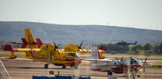 Un Canadair et un Tracker stationnés au Sud de la France en 2014. Crédit Photo: François el Bacha pour Libnanews.com. Tous droits réservés.
