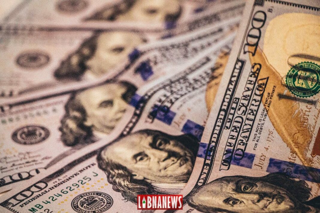 Des billets de 100 dollars. Crédit Photo: Libnanews.com