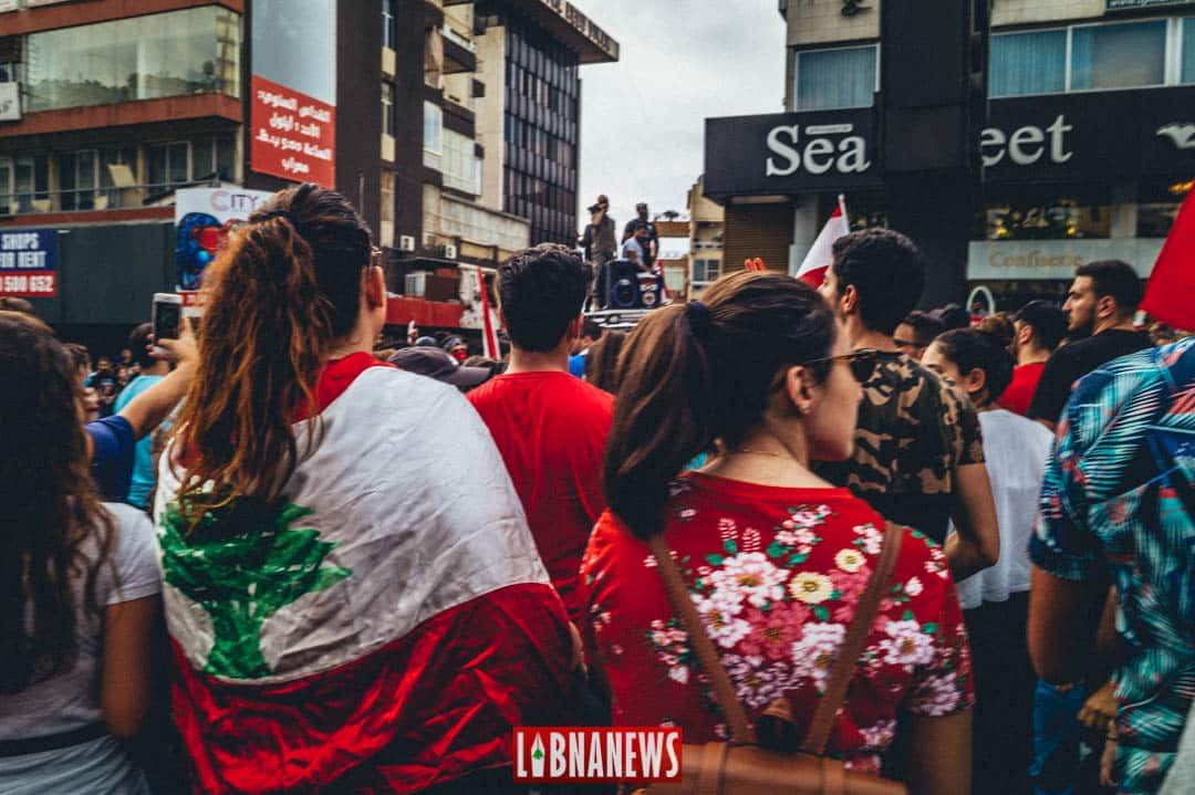 Liban/Manifestations: Le point à 20h, Hariri consulte, des heurts à Tyr et les routes qui sont à nouveau fermées