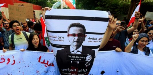Photo credit the Lebanese newspaper Al Akhbar: “In Bas Riad the thief. Down with the reign of the Dollar ”. Banner of Lebanese demonstrators Thursday, October 24, 2019 scolding Riad Salameh, governor of the Bank of Lebanon. "Riad, the thief". Down with the reign of the Lebanese Central Bank and Lebanon will be reborn