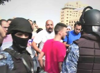 Face à Face tendu entre Manifestants et Forces anti-émeute à Beyrouth