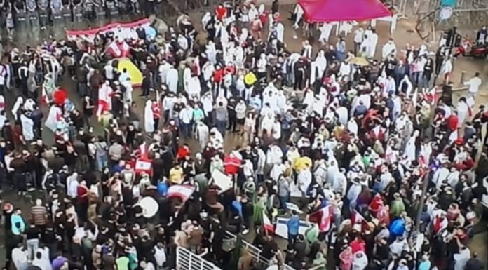 Heurts entre les manifestants à Riad el Solh
