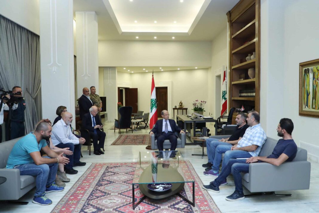 Liban : Dispersion des manifestants à Baabda après la rencontre avec le président de la République