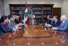 Cri d’alarme de la Banque Mondiale: une récession économique au Liban plus grave encore Le directeur régional de la Banque Mondiale Saroj Kumar et sa délégation avec le Président de la République, le Général Michel Aoun. Crédit Photo: Dalati & Nohra