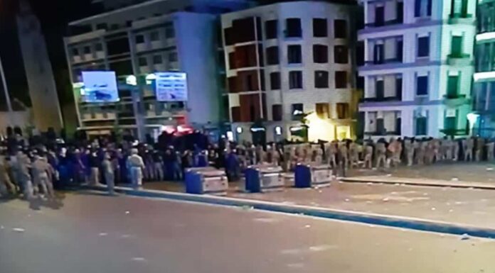 La tension se poursuit sur le ring alors que les tentes sont détruites sur la place des Martyrs