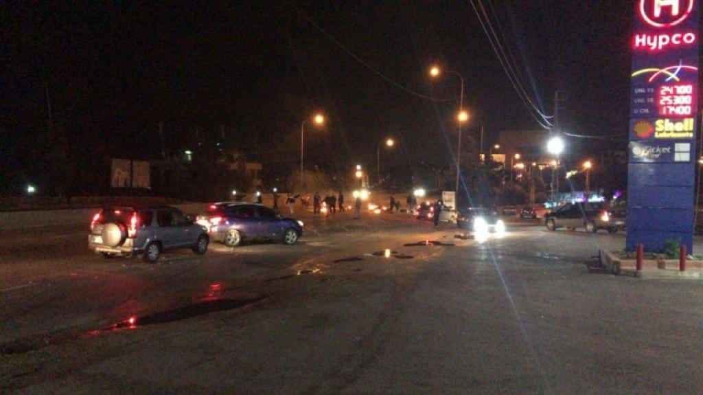 L'autoroute de Jiyeh coupée à la circulation