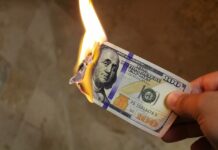 La parité de la livre libanaise continue à se déprécier sur Sayrafa et au marché noir