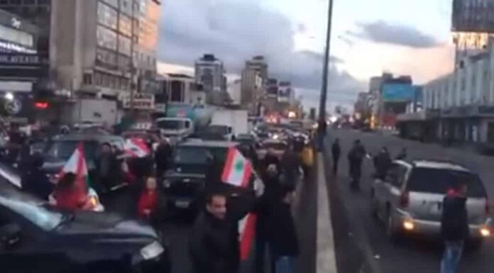 Arrestation de sept manifestants suite à la coupure du trafic routier à Jal el-Dib