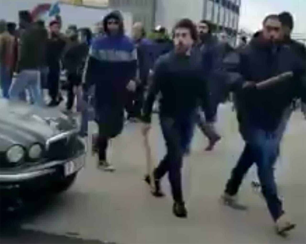 Liban/Jour 100: Des incidents devant le Conseil du Sud, des manifestants tabassés par des partisans de Nabih Berri