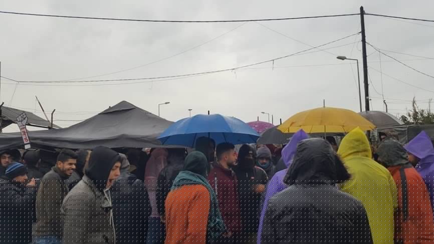 Les manifestants devant le Port de Tripoli au Nord du Liban (Source Photo: NNA)
