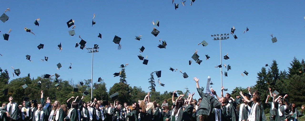 Être diplômé au Liban, le meilleur choix pour ne pas réussir … jusqu’à présent. Être diplômé au Liban, le meilleur choix pour ne pas réussir ... jusqu'à présent.