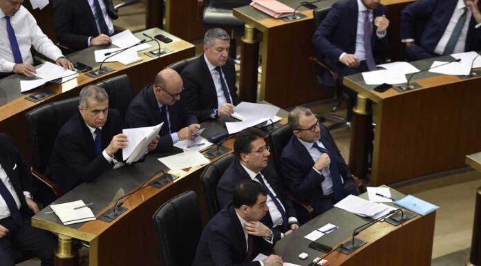 Gébran Bassil en faveur de la fin de la parité entre livre libanaise et dollar