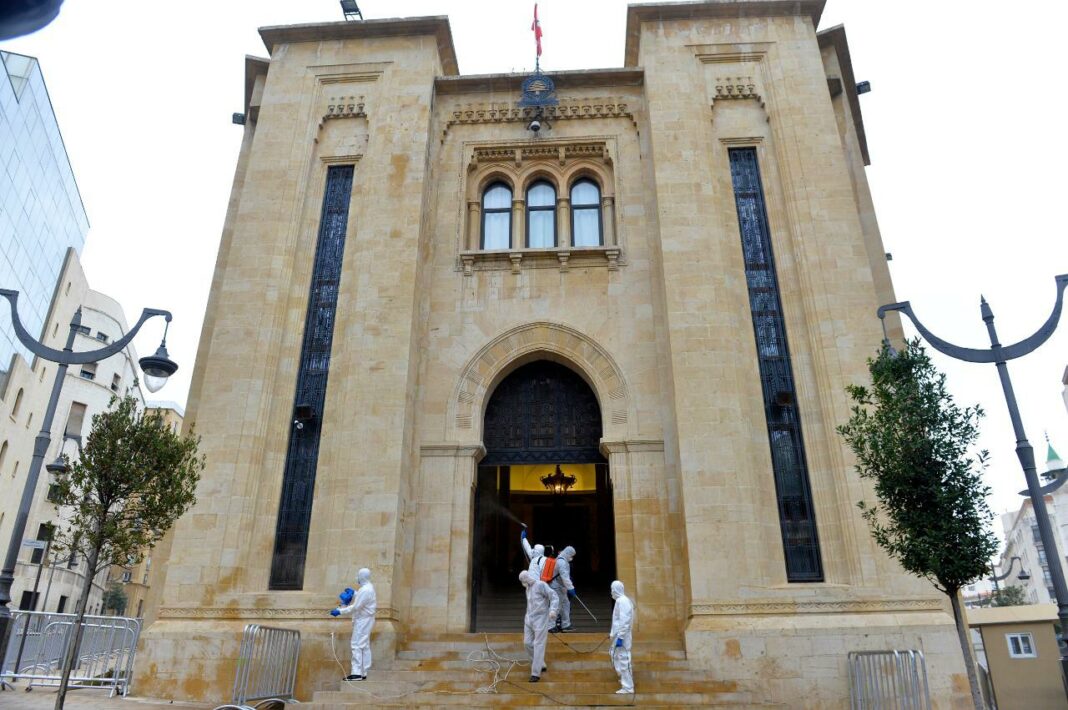 Le parlement libanais stérilisé pour lutter contre l&rsquo;épidémie de coronavirus