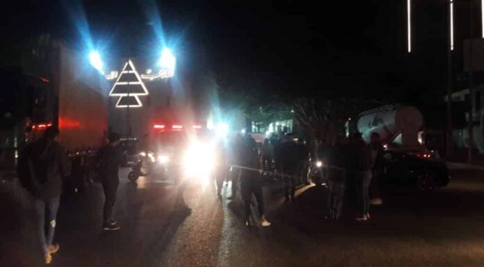 De nombreuses routes coupées au Liban après que la livre s'effondre face au dollar, des blessés à Tripoli