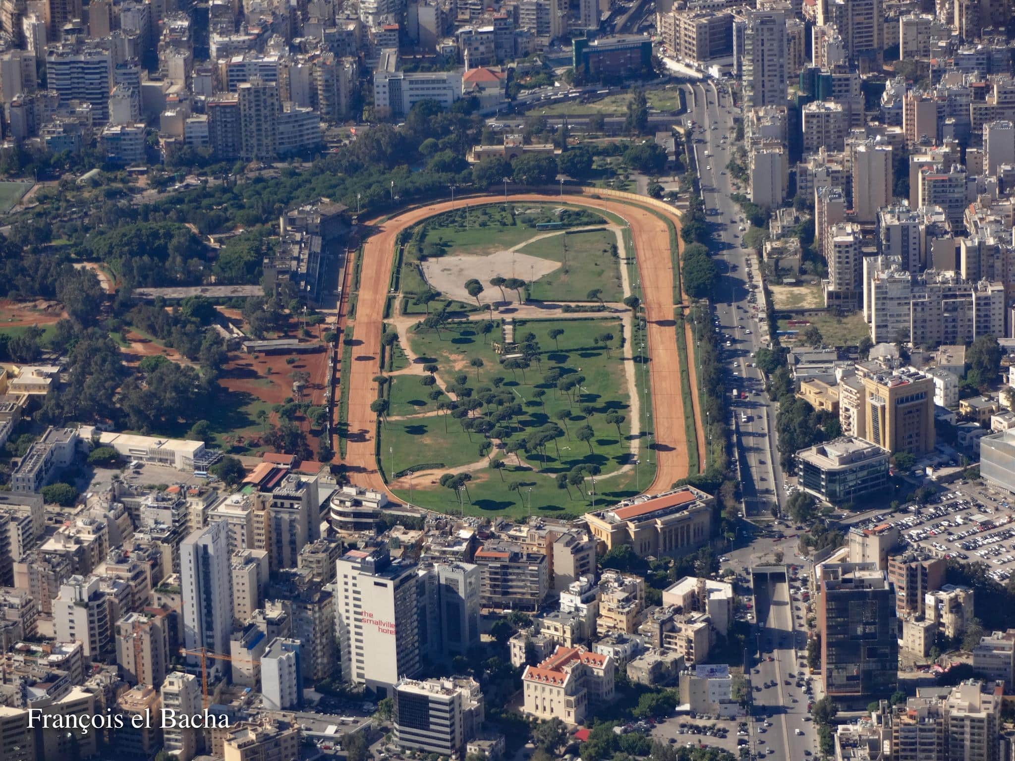 Vue aérienne de l'hippodrome de Beyrouth. Crédit Photo: Francois el Bacha pour Libnanews.com. Tous droits réservés.
