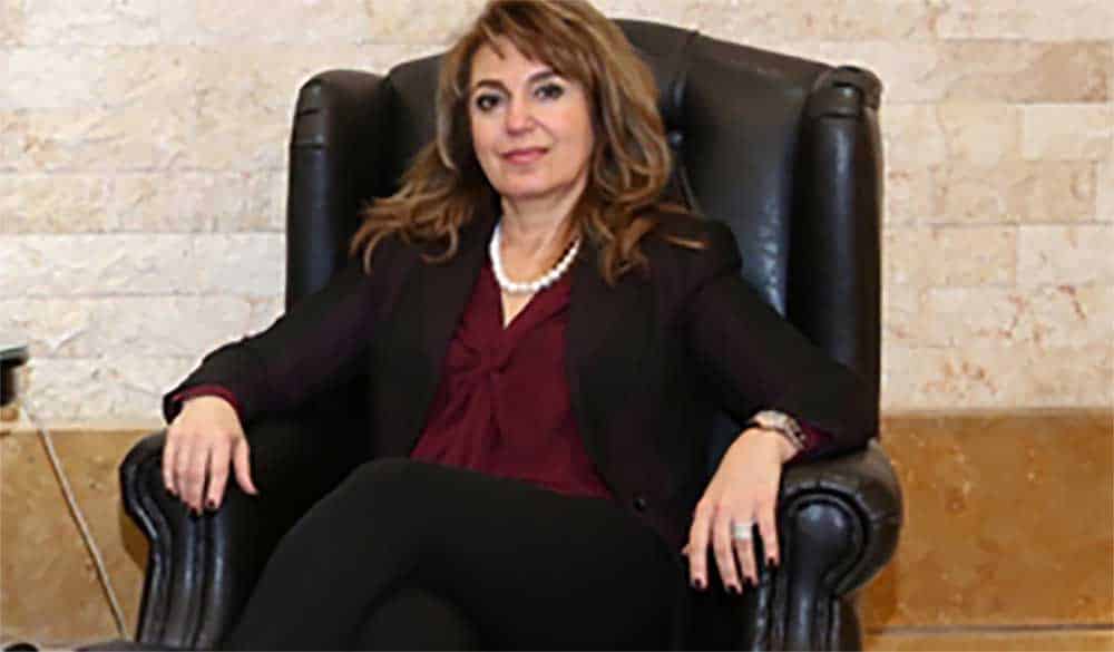Scandale du fioul frelaté: 2 directeurs généraux du ministère de l’énergie arrêtés La directrice générale du Ministère de l'Energie et des ressources hydrauliques. Crédit Photo: NNA