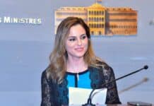 Les Libanais ont le droit de savoir pourquoi la Livre s’effondre (Manal Abdel Samad) Les Libanais ont le droit de savoir pourquoi la Livre s'effondre (Manal Abdel Samad)