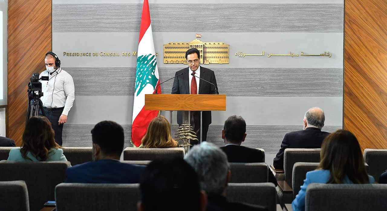 Le Premier Ministre au cours de la conférence annonçant l'approbation du plan de sauvetage de l'économie libanaise. Crédit Photo: Dalati & Nohra