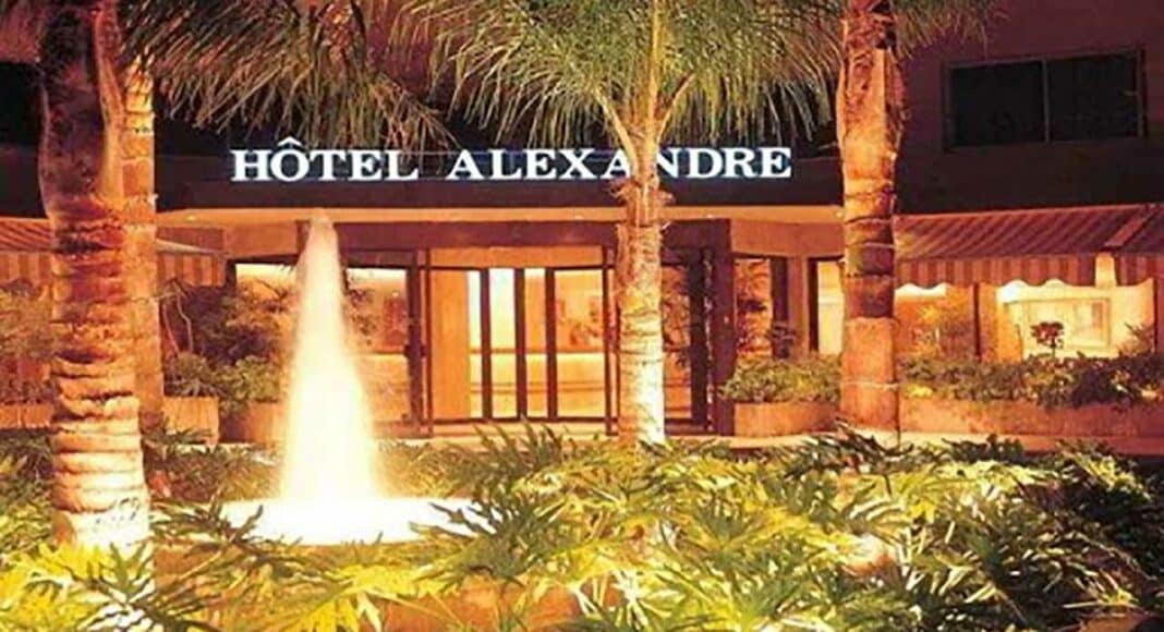 L'entrée de l'Hôtel Alexandre de Beyrouth.