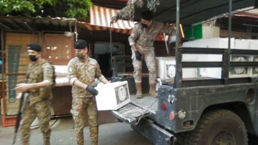 L’armée libanaise poursuit sa campagne de distribution d’une aide alimentaire