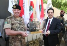 Diab depuis le QG de la FINUL: Le sang des martyrs de la FINUL s’est mélangé à celui des martyrs libanais Le Premier Ministre Libanais Hassan Diab depuis le quartier général de la FINUL. Crédit Photo: NNA