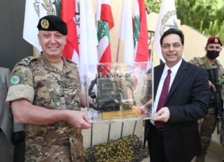 Le Premier Ministre Libanais Hassan Diab depuis le quartier général de la FINUL. Crédit Photo: NNA