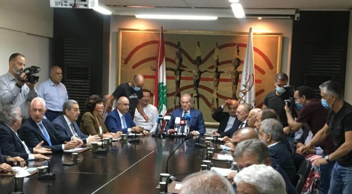 Cri d'alarme des commerçants face à la crise économique qui ravage le Liban, la moitié des commerces menacés de faillite