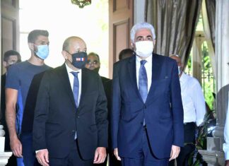 Le Drian réitère depuis Beyrouth: Aidez-nous à vous aider!