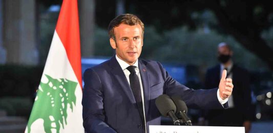 Emmanuel Macron depuis la Résidence des Pins, le 6 août 2020. Crédit Photo: Dalati & Nohra