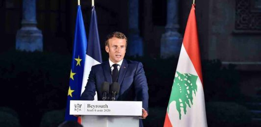 Emmanuel Macron depuis la Résidence des Pins, le 6 août 2020. Crédit Photo: Dalati & Nohra