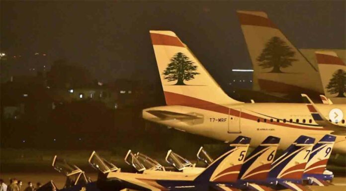 Les avions de la patrouille de France sur le tarmac de l'aéroport international de Beyrouth. Source Photo: Instagram.