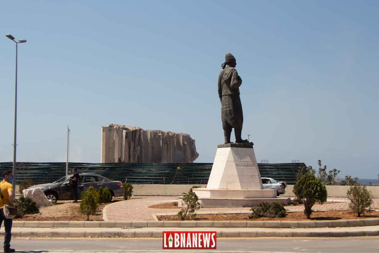 L’exode, une nouvelle plaie pour le Liban La statue de l'émigré, situé à proximité du Port de Beyrouth. Crédit Photo: Francois el Bacha pour Libnanews.com. Tous droits réservés.