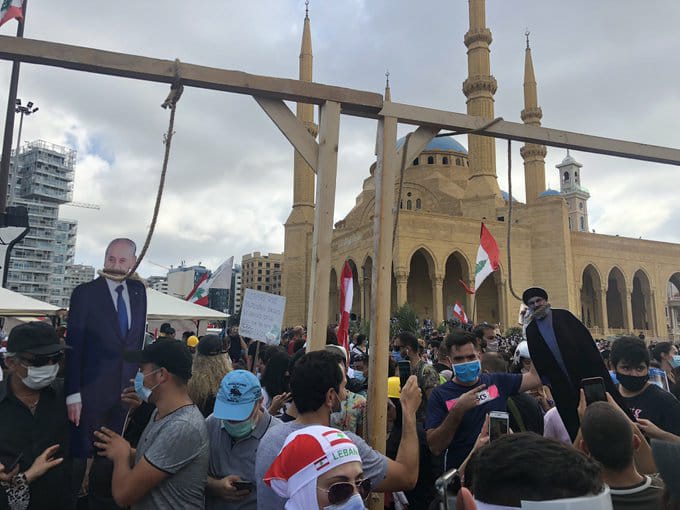 Liban: Un gibet symbolique monté, place des martyrs