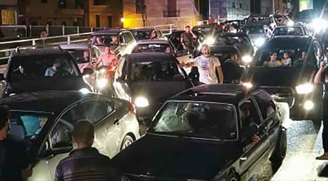 Liban: Manifestations et convois de véhicules