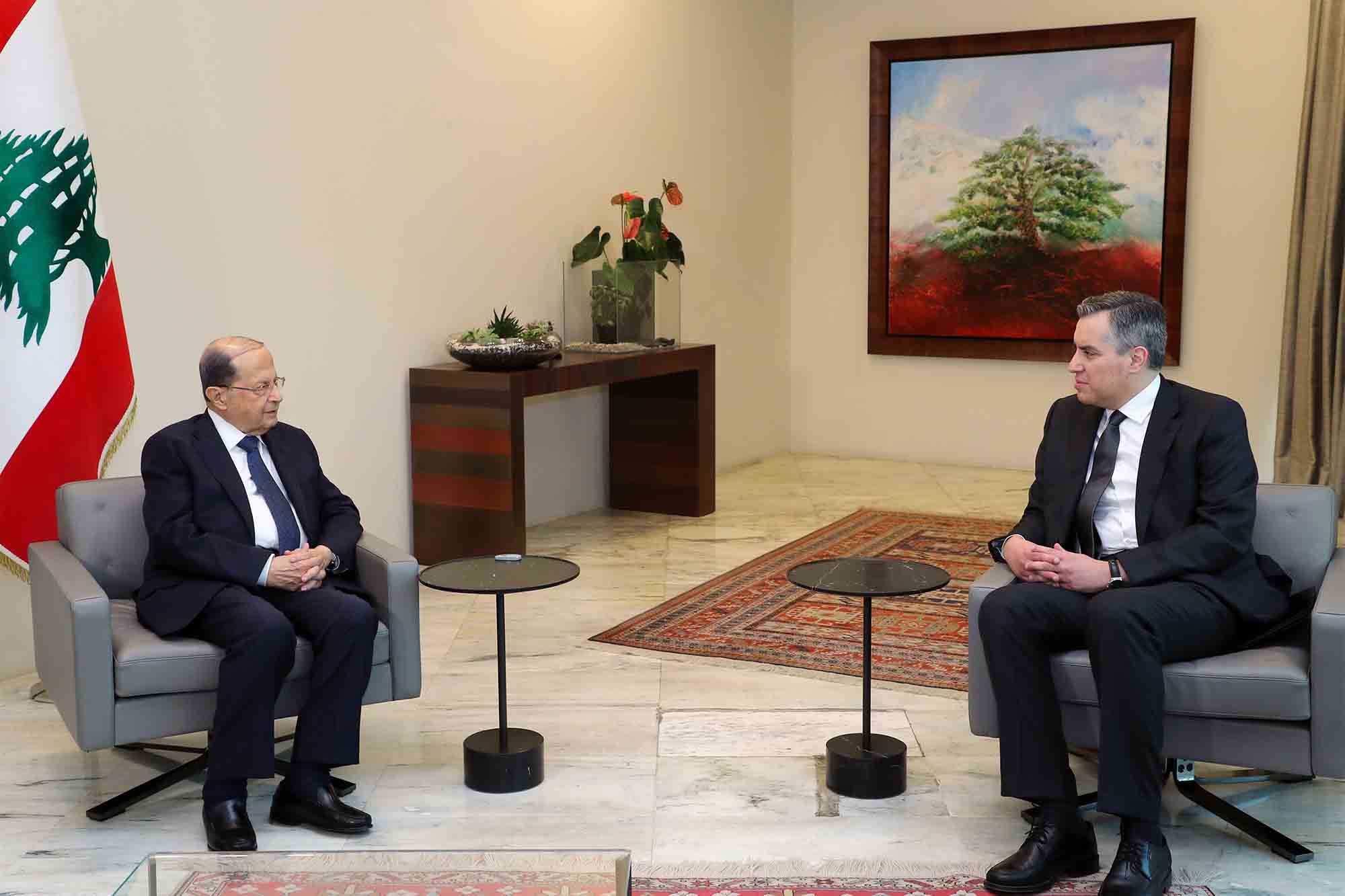 Renoncement de Mustapha Adib: Saad Hariri regrette, Samir Geagea applaudit