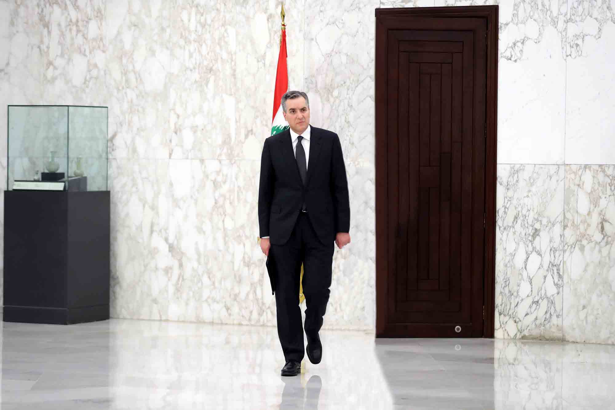 Le retour de Mustapha Adib évoqué en cas du retrait de la candidature de Saad Hariri